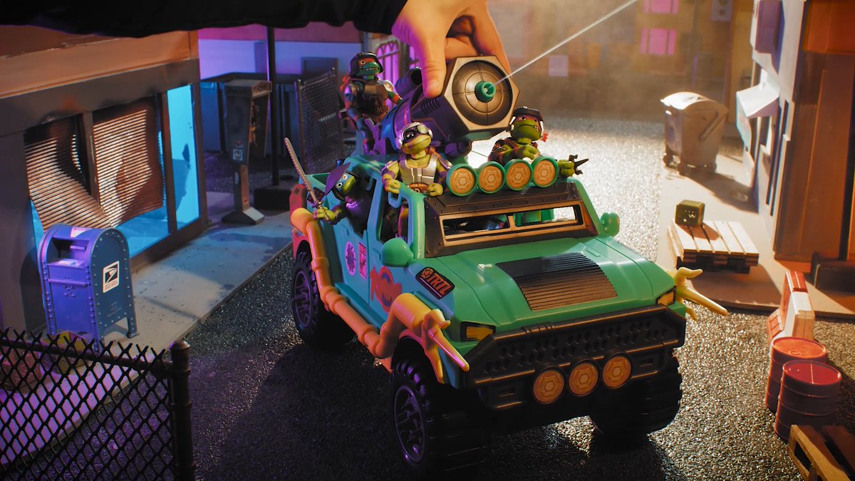 via Playmates Toys Tales of the Teenage Mutant Ninja Turtles: Sewer Spewer Armored Turtle Tank