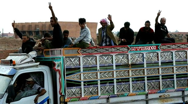 VIDEO: 🇸🇾 Syrian authorities evacuate Bedouin families from Sweida city Bedouin families are evacuated from the Druze majority city of Sweida in the south of Syria after a ceasefire halted bloody clashes between the communities