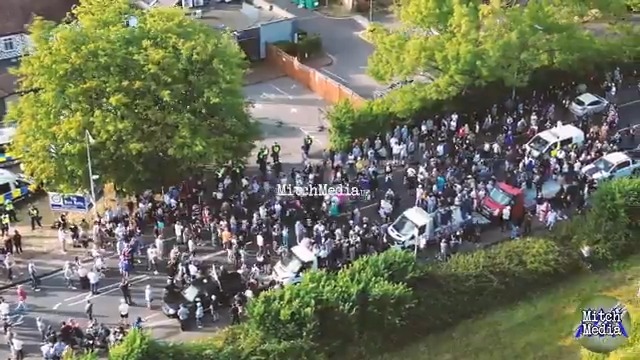 🚨 Epping Continues the FIGHT! 💪 Epping locals out in numbers to continue their protest again about the concerns in their community after one of the illegals from the hotel was arrested for the sexual assault of a 14 year old girl