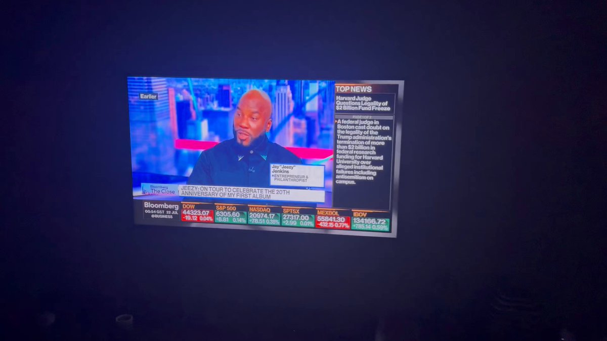 Watching Romaine Bostick interviewing Sno on the 20th Anniversary of TM: 101 on Bloomberg TV - Jeezy is celebrating the anniversary with a tour and Symphonic album both with the Color of Noize Orchestra