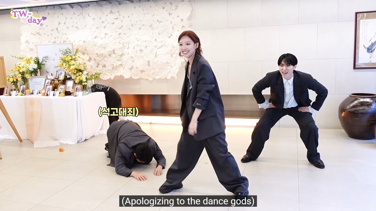 Mingyu messing up the THIS IS FOR challenge so many times that he starts prostrating to apologize to Nayeon 😭😭