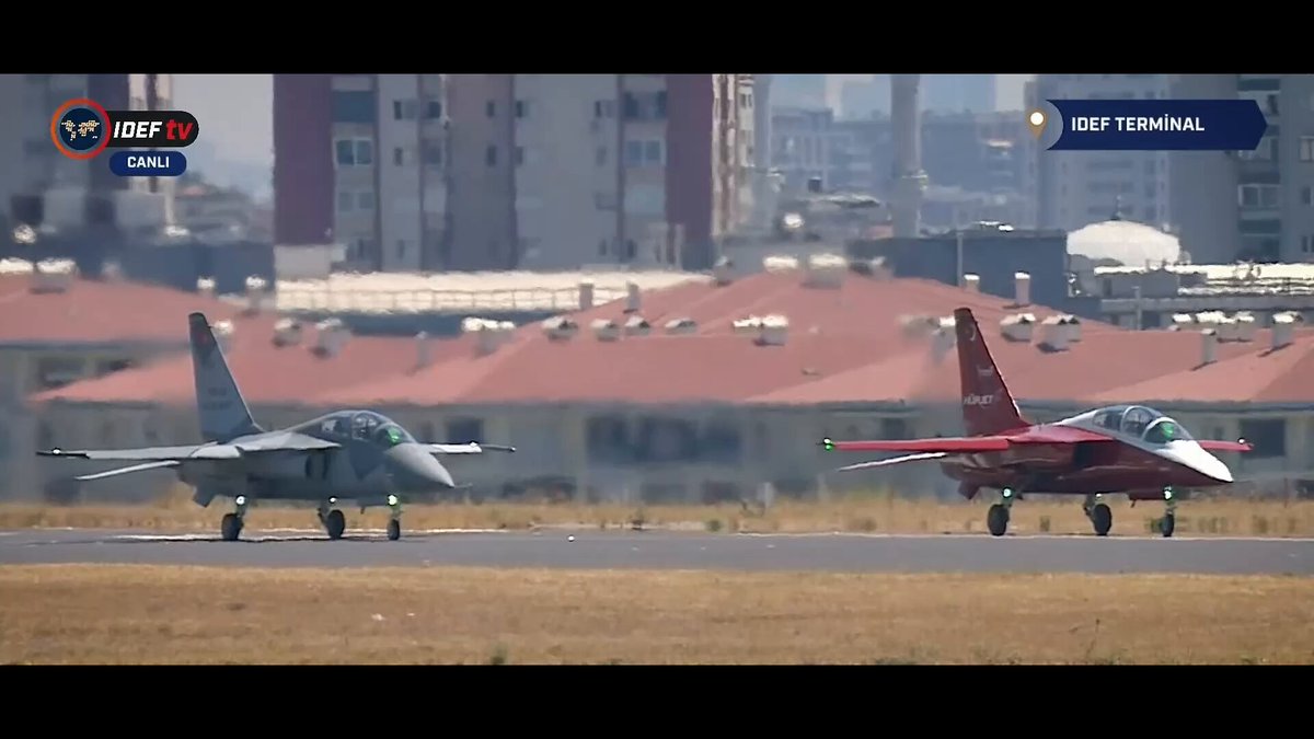 Cumhurbaşkanımız Sayın Recep Tayyip Erdoğan’ın teşrif ve konuşmalarıyla kapılarını açan #IDEF2025’e #HÜRJET, #HÜRKUŞ ve #AKSUNGUR’un uçuş gösterileriyle damga vurduk. ✈️ Fuar boyunca millî havacılığımızın gücünü gökyüzünde sergilemeye devam edeceğiz. 🇹🇷