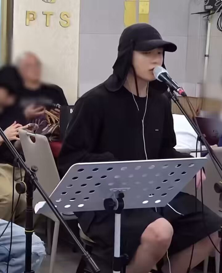 HOTS vocal practise Seven+ I wonder+Jamais Vu