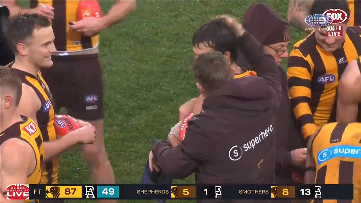 "By this stage the internal bleeding really started to go, to the point where I believe he might've lost half of his blood." Eddie reveals how the scary situation surrounding Finn Maginness' lacerated kidney unfolded. #9FootyClassified | Watch on Nine & 9Now 🖥️