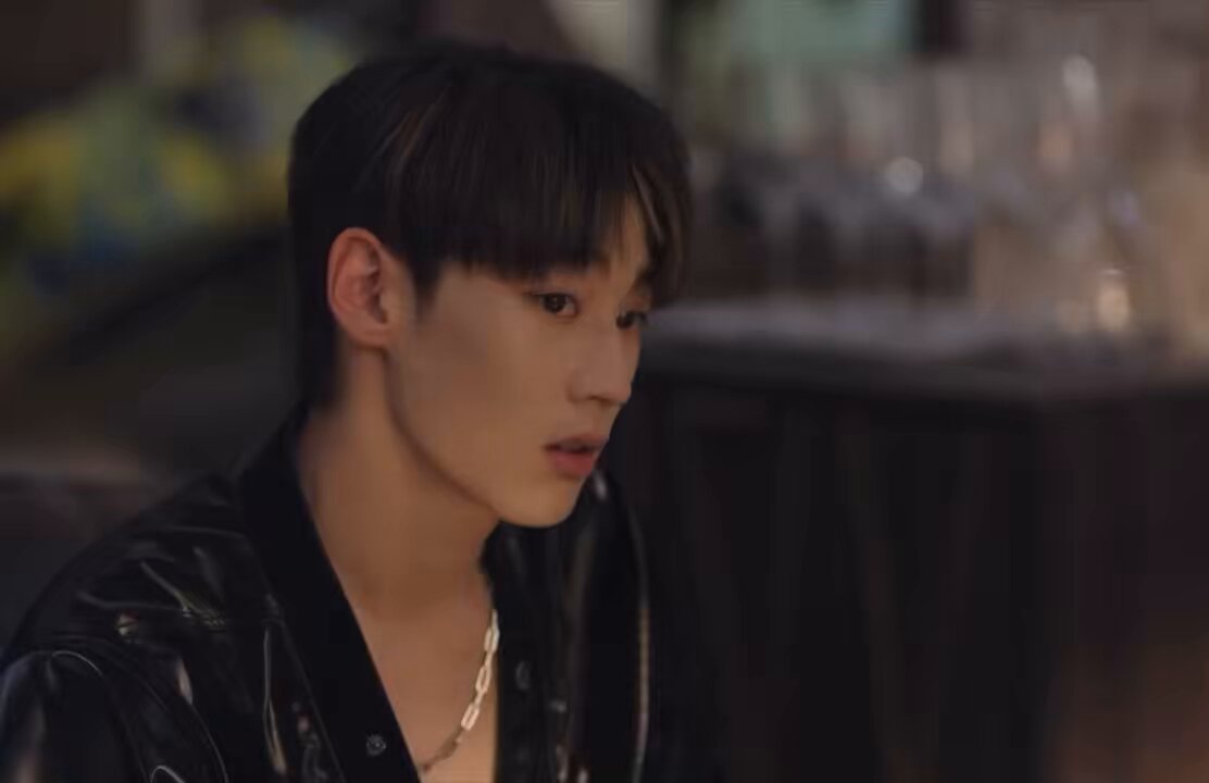 not guo chengyu acting all flirty with chi cheng infront of his ex like this is sum drama reality show😭😭 i just canttt #Revengedlove #RevengedLoveEP14 #逆愛