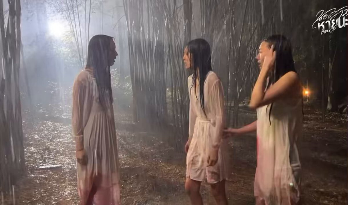 reminder that the main cast of hide and sis worked so hard especially in setting that weren’t easy like staying in a strong rain or piploy had to be totally immersed in a pond. So let’s all tune in this women centric show to support the hard work of the actresses! #HideAndSis
