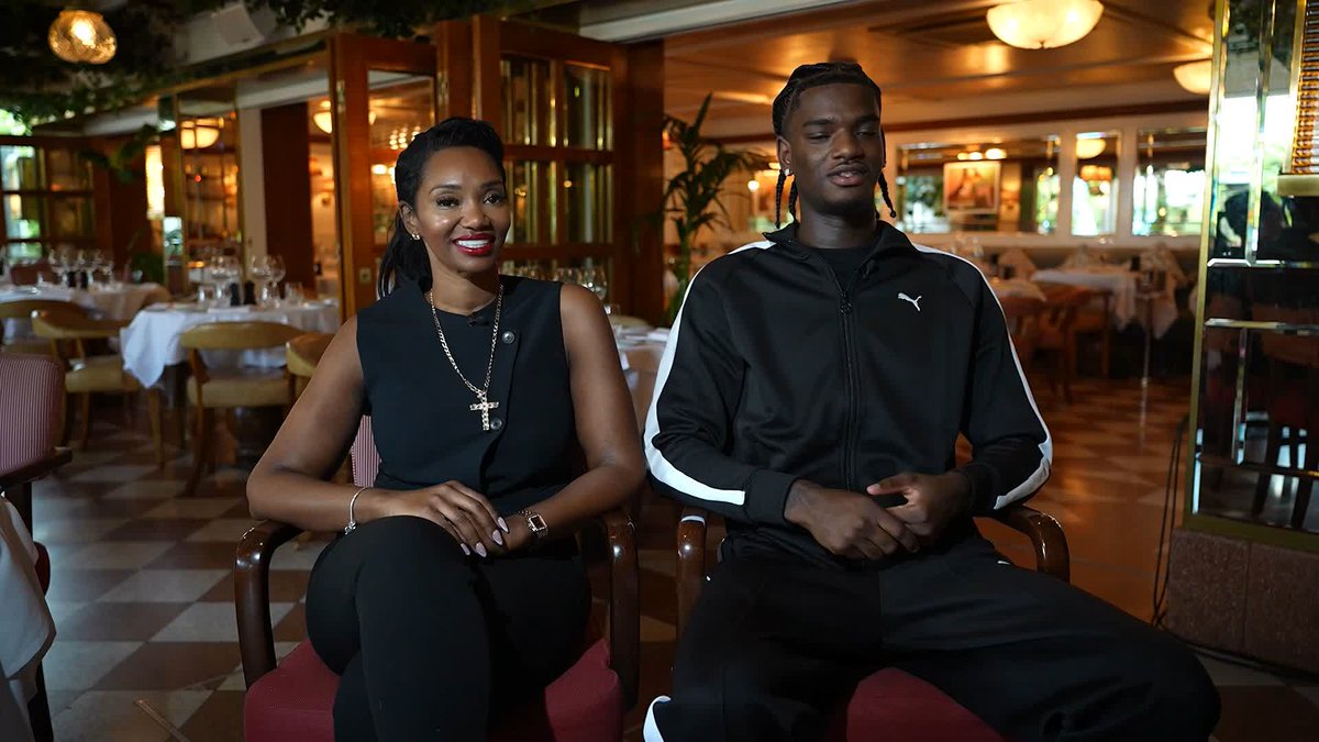 🗣️ "Mainly it was the stadium, it's probably the loudest I've been to and I've played in" Ayden Heaven and his mum on his big move to Man United 🔴