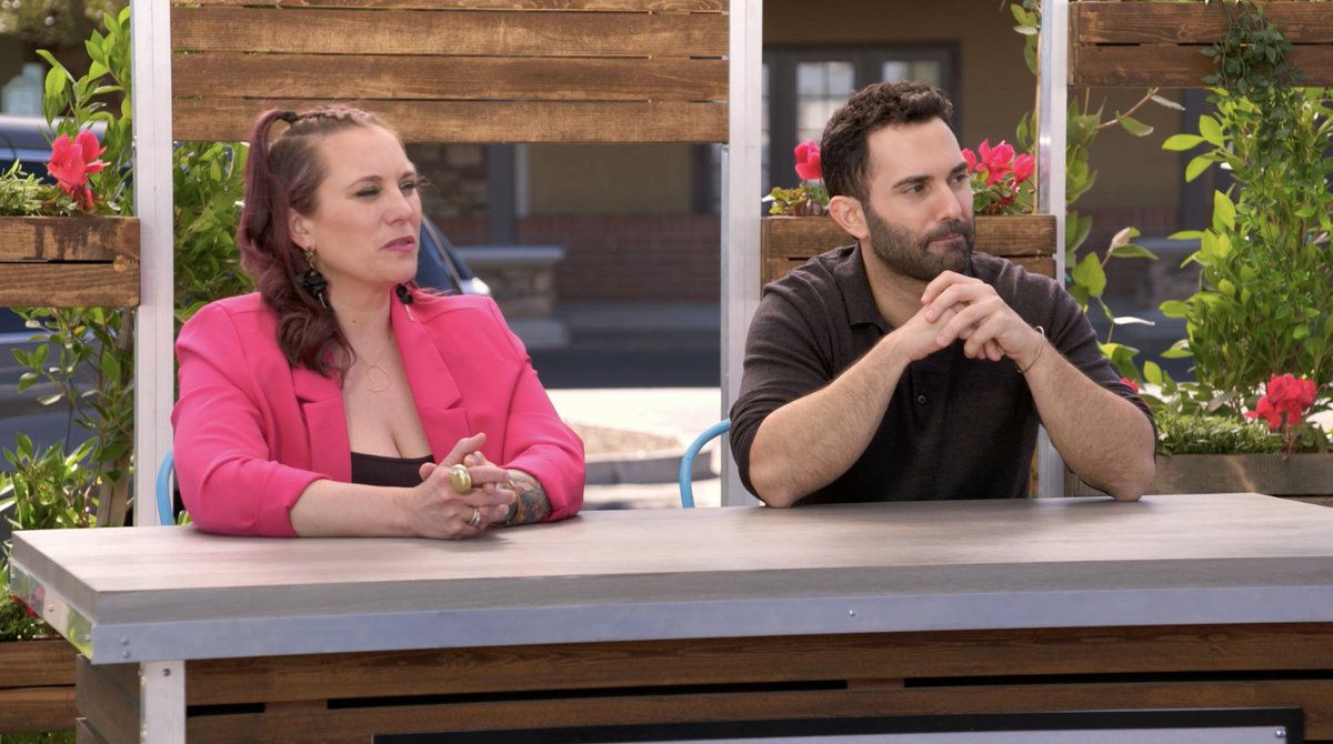 "You could make a really good dish and be eliminated because you're off theme." 😬 #SupermarketStakeout > TONIGHT @ 9|8c 🛒