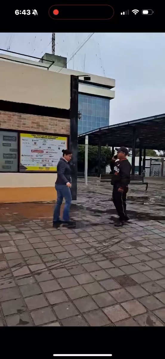 “Me cuesta $2,000 pesos que te desaparezcan” La frase duele pero lo que más duele es que venga de una mujer que podría ser madre y pudiera entender el dolor de perder un hijo. También deja ver el innegable lazo que une al crimen con el gobierno. En estos días voy a denunciarla para que se le investigue como responsable, no por las amenazas, sino por cualquier familia que haya podido destruir antes, a cambio de $2,000.