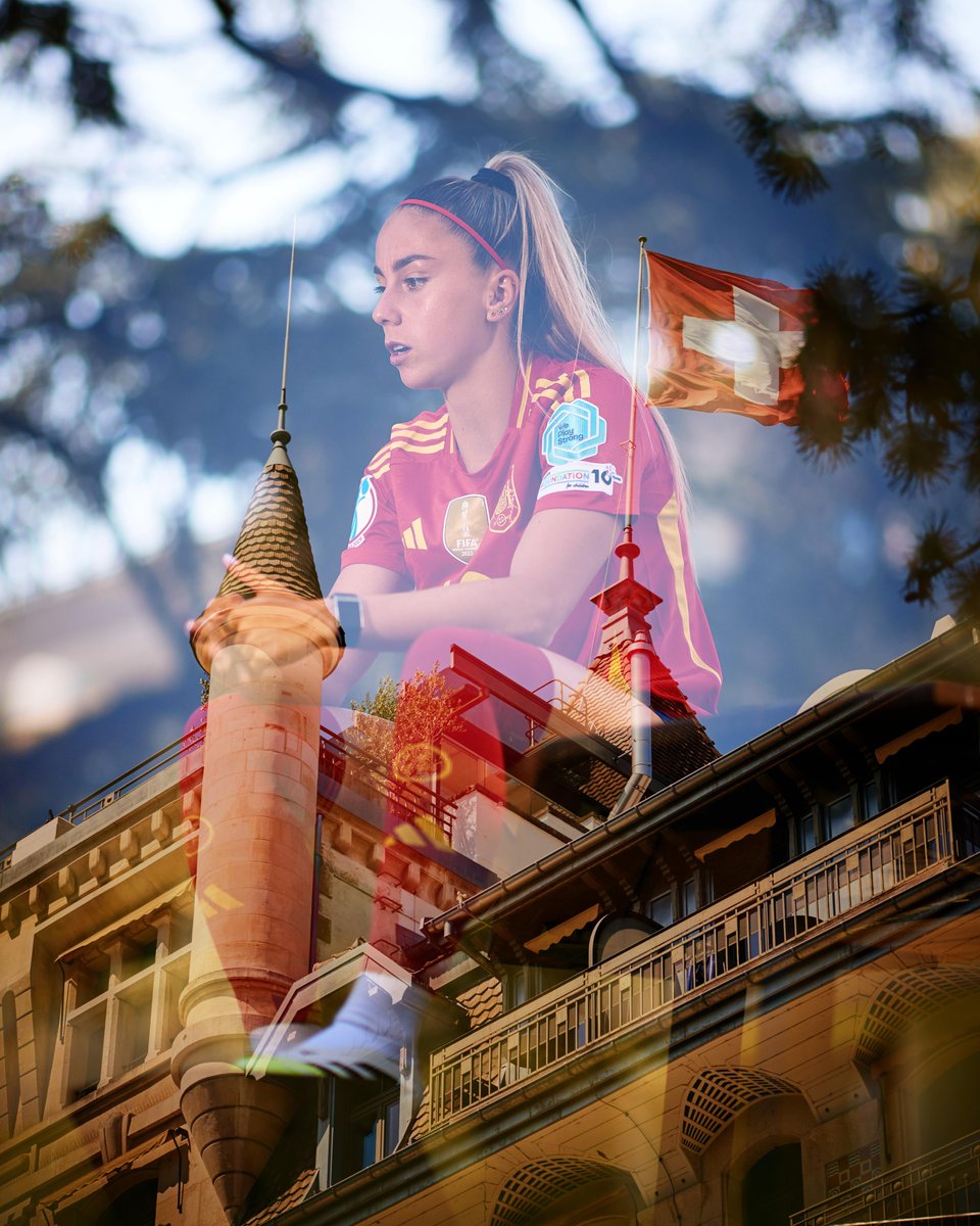 🏰 Athenea: la virtud de tumbar murallas. 𝗩𝗲𝗿𝘁𝗶𝗰𝗮𝗹𝗶𝗱𝗮𝗱 𝘆 𝗱𝗲𝘀𝗯𝗼𝗿𝗱𝗲 al servicio de la @sefutbolfem. #WEURO2025 | #JugarLucharYGanar