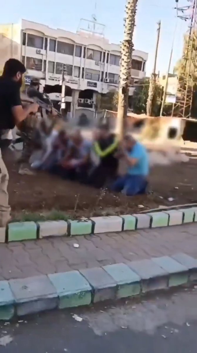 *graphic warning* Another angle of the execution of American Hosam Saraya and his Druze family in southern Syria. #war #islam #druze #HosamSaraya #ballistics #execution #caliphate #HTS #jolani