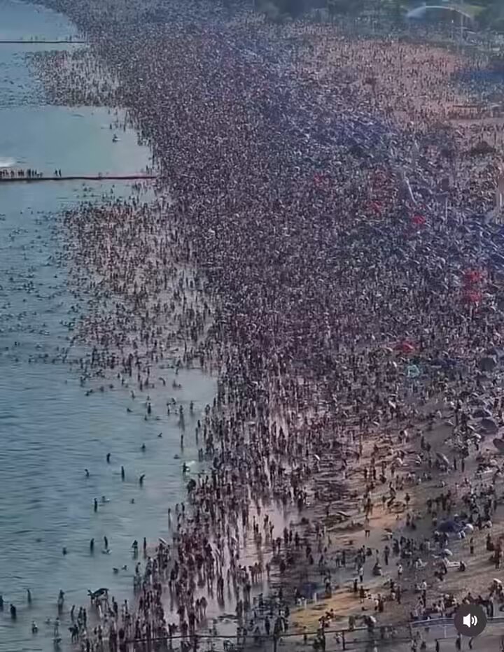 夏日 深圳大梅沙海滨。