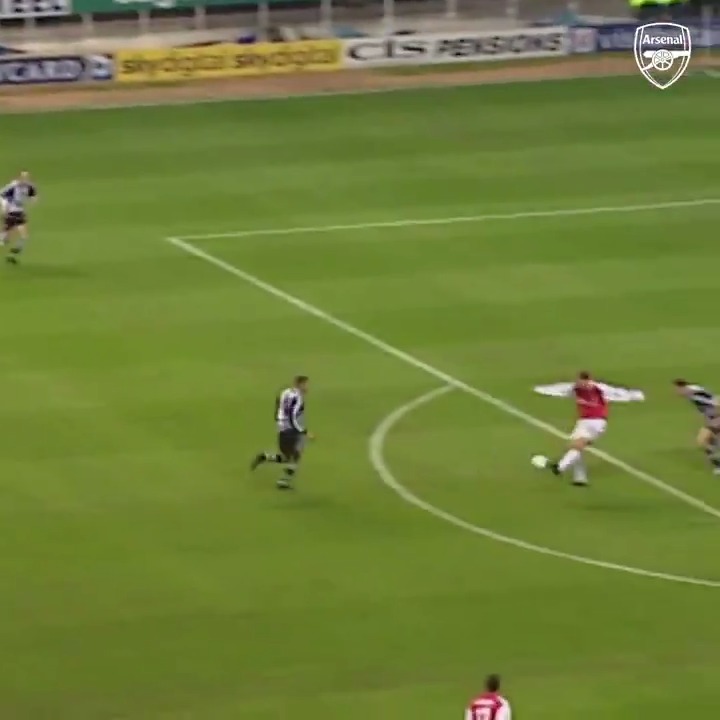 3. Dennis Bergkamp with the coldest first touch you’ll ever see…