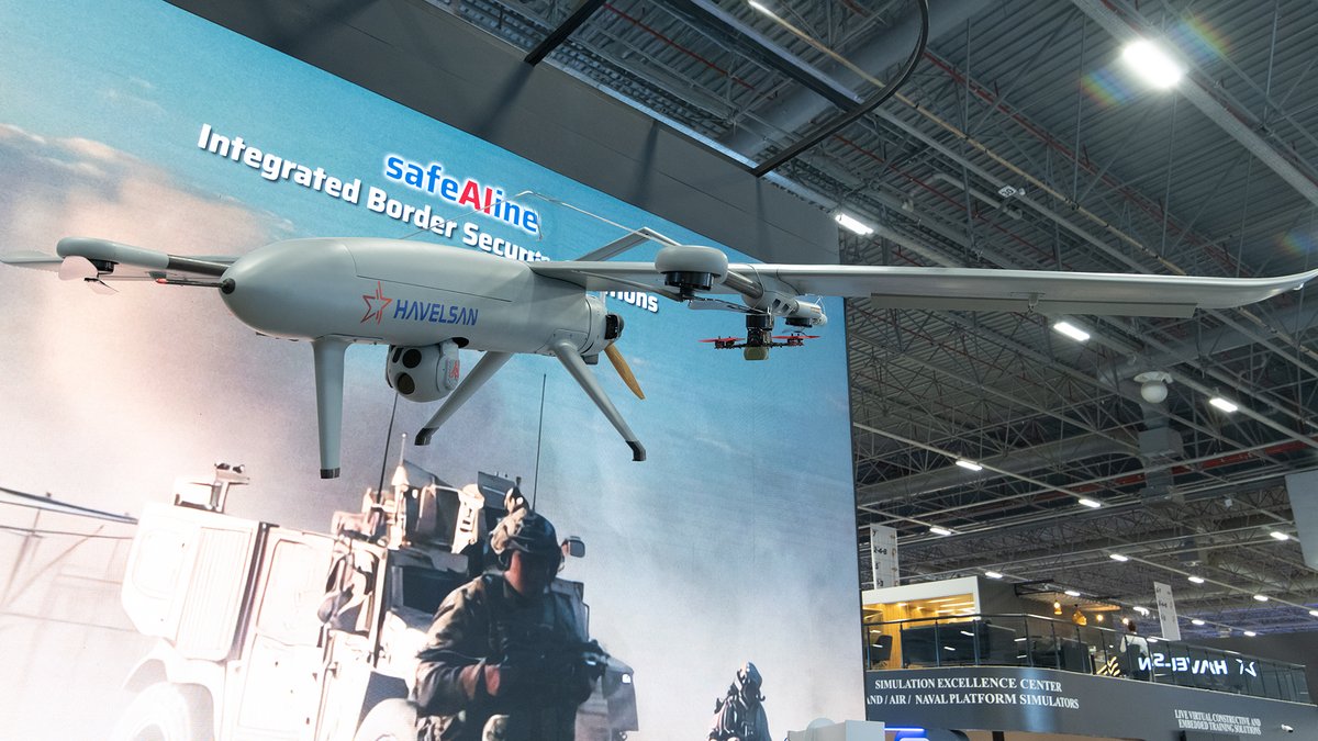 Gökyüzünde süzülen bulutaltı kahraman BAHA, IDEF 2025 Açılış Töreni'nin yıldızlarından biri oldu. ✈️ #IDEF2025 #HAVELSAN #BAHA #futureAIready