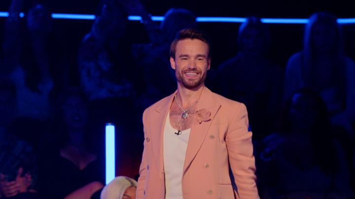 While filming Building the Band, Liam Payne joined fans in the crowd between performances to dance along to “What Makes You Beautiful” ❤️