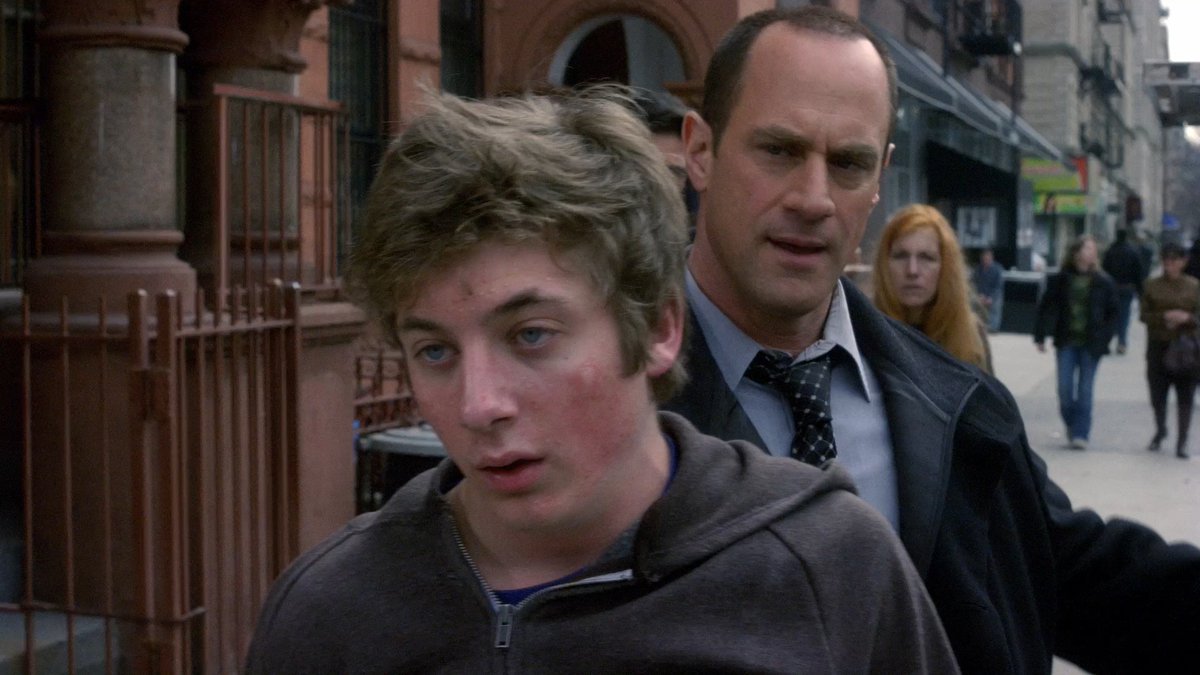 You know Jeremy Allen White as a chef? We know him as "pizza face." | @NBC and Peacock 📺: Season 11, Episode 21 of #SVU is streaming on Peacock.