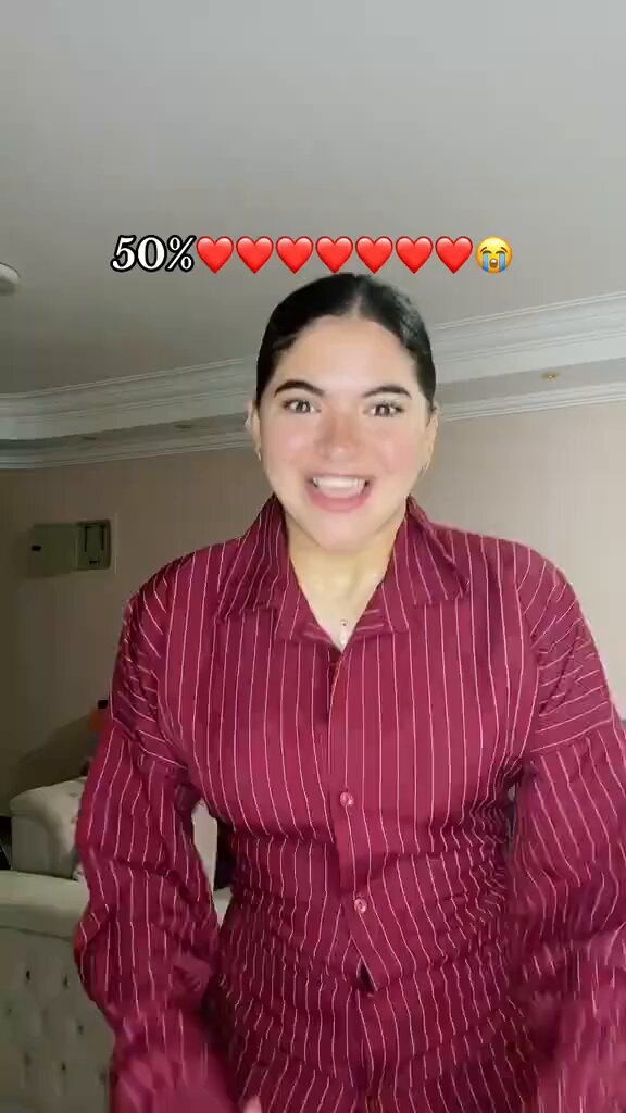 سوزى فرحانه علشان نجحت فى الثانوية العامة وجابت 50% 😂♥️