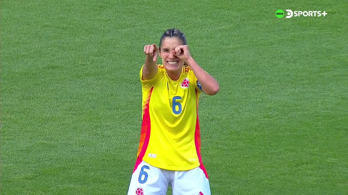 #GOL 🇨🇴 | ¡Gooooooooooooool Montoya ⚽️! 12’ Colombia 🇨🇴 1-0 Bolivia 🇧🇴 - La tricolor se pone adelante en el marcador con el gol de la capitana y jugadora del Gremio. Se abre el arco para nuestro país. ¡Vamos 💛💛💙❤️🔥!
