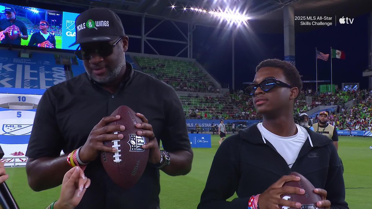 Vince Young is in the building...but his son Jordan steals the show! 🏈 #MLSAllStar Skills Challenge pres. by AT&T