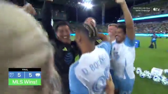 YOHEI WINS IT FOR MLS!!! 🤯🤯🤯 Yohei Takaoka / 高丘陽平🇯🇵 hits the crossbar in the dying seconds to secure Major League Soccer' victory in the #MLSAllStar Skills Challenge! 🎯 #VWFC