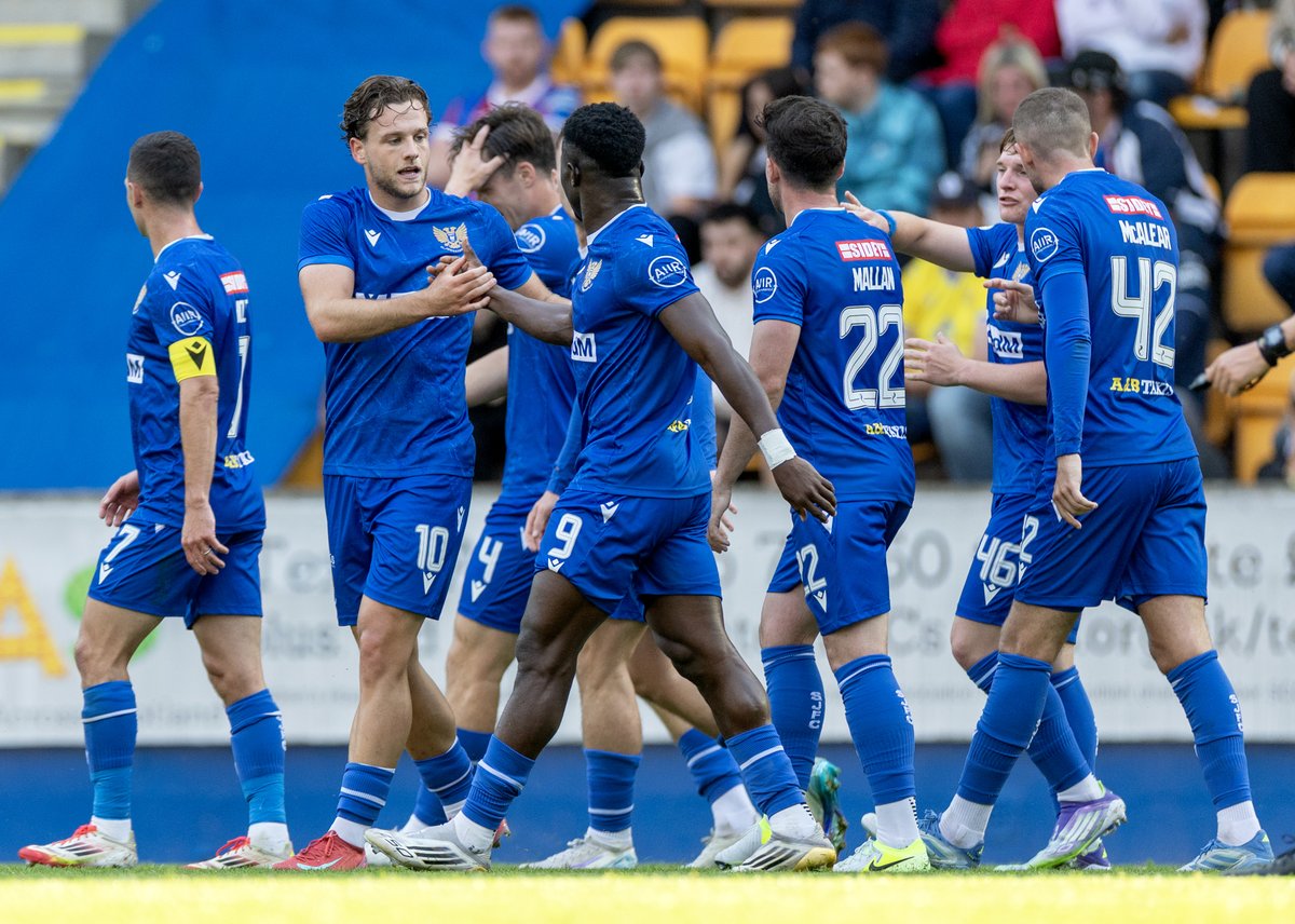 Stunning. 👏 McAlear's pass 🥶 Gullan does the rest #SJFC