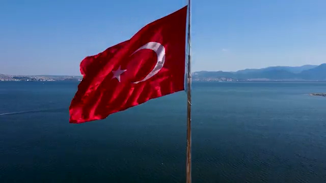 Kardeşlik Türküsü Söz: Canfer Balçık Müzik-Seslendiren: Ali Kınık