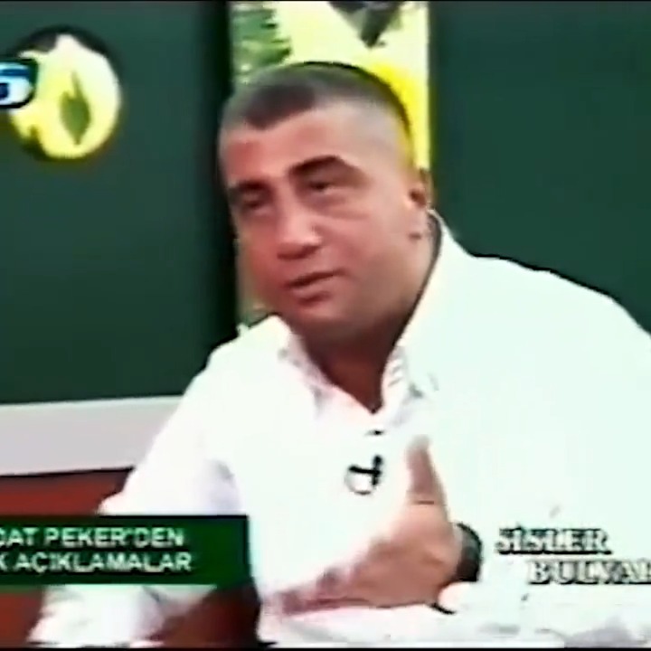 Ömrü devletin içinde geçmiş ve "kutsal devlet" kavramıyla yetişmiş olan Sayın REİS SEDAT PEKER’i, “kendini devletten büyük görüyor” diyerek eleştirenlere sadece gülüp geçiyoruz.