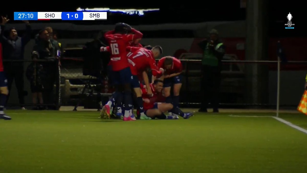 Kobe Kemp that is a STUNNER 😱 South Hobart FC take the lead with an overhead kick from their star midfielder! 🎥: Paramount+ #AustraliaCup #MagicOfTheCup
