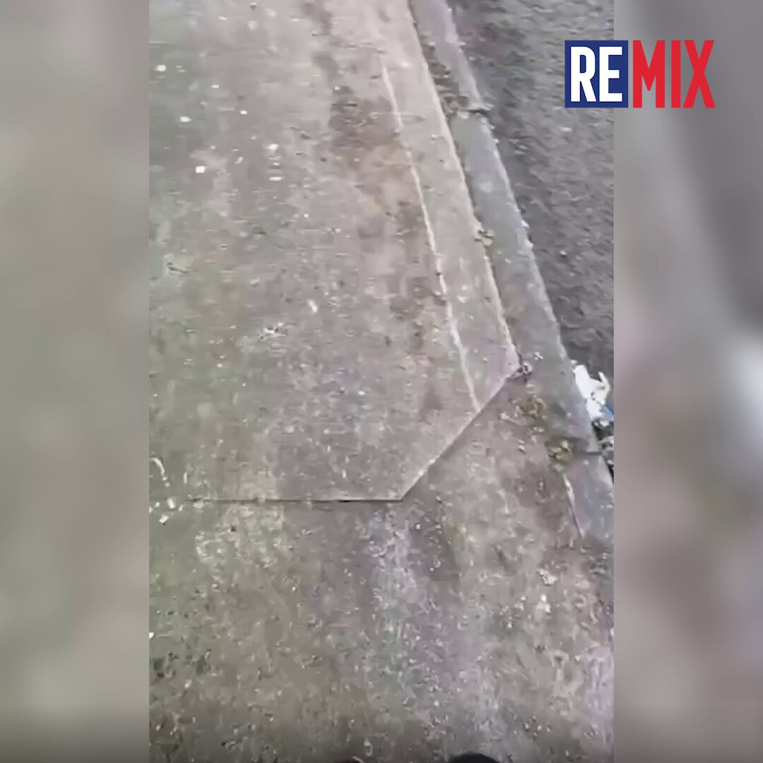 🇬🇧 British schoolgirl rejects migrant's advances as she walks home. "I'm 13. I don't want to talk to you." "You're 13. Are you sure?"