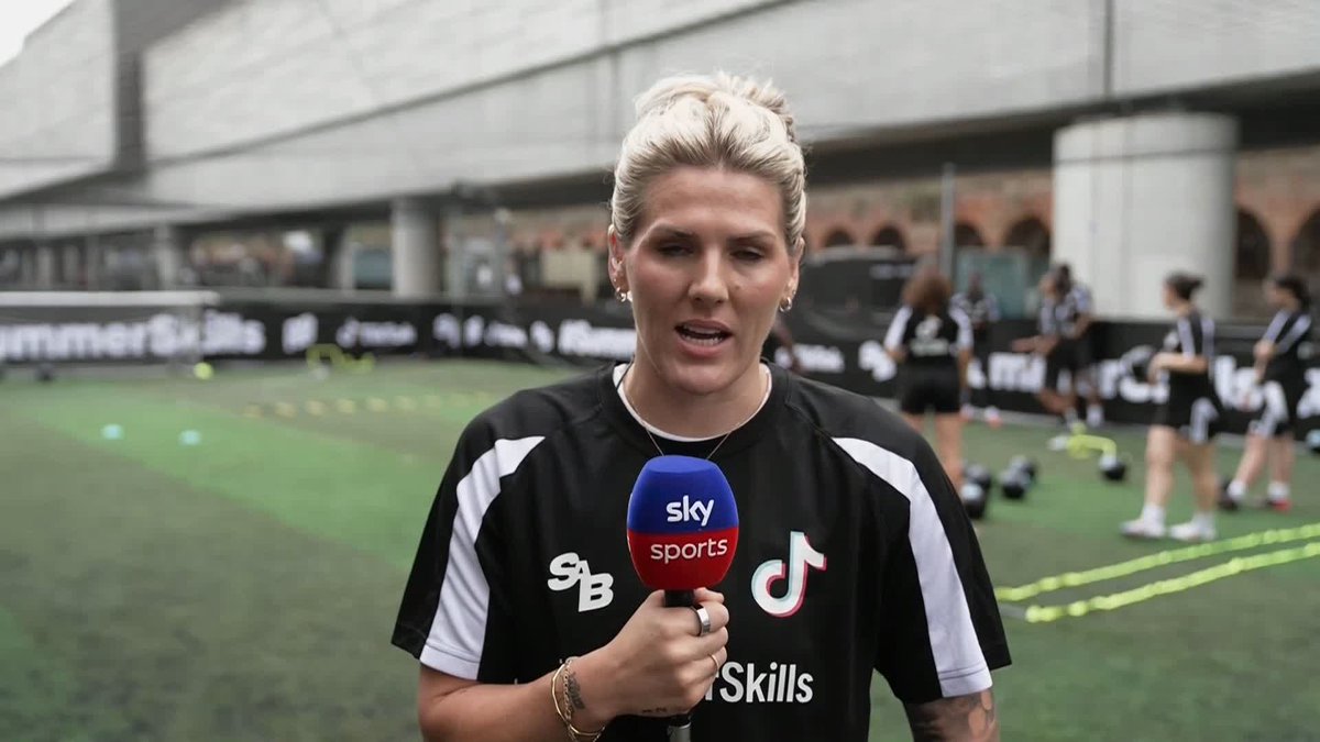 "She's taken us to the semi-finals, and the final" Millie Bright is full of praise for Michelle Agyemang and Chloe Kelly 🤩