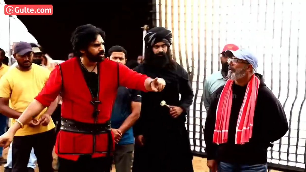 Meet the ACTION CHOREOGRAPHER #PawanKalyan from the sets of #HariHaraVeeraMallu. Makers definitely should’ve released this earlier... no matter what.