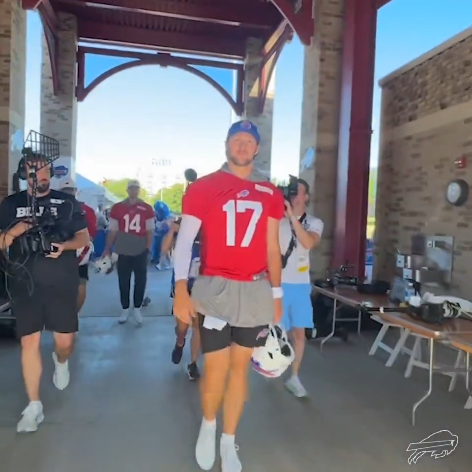 Good morning, Josh Allen! 😁 #BillsCamp | #BillsMafia