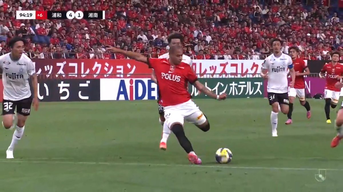 🗣️「SANTANAAAAAAAA‼️」 独走する #チアゴサンタナ が見事にゴールネットを揺らし4点目🔥🔥🔥🔥 #UrawaRedDiamonds #urawareds #浦和レッズ #matchplayback #WeareREDS #Jリーグ #サッカー