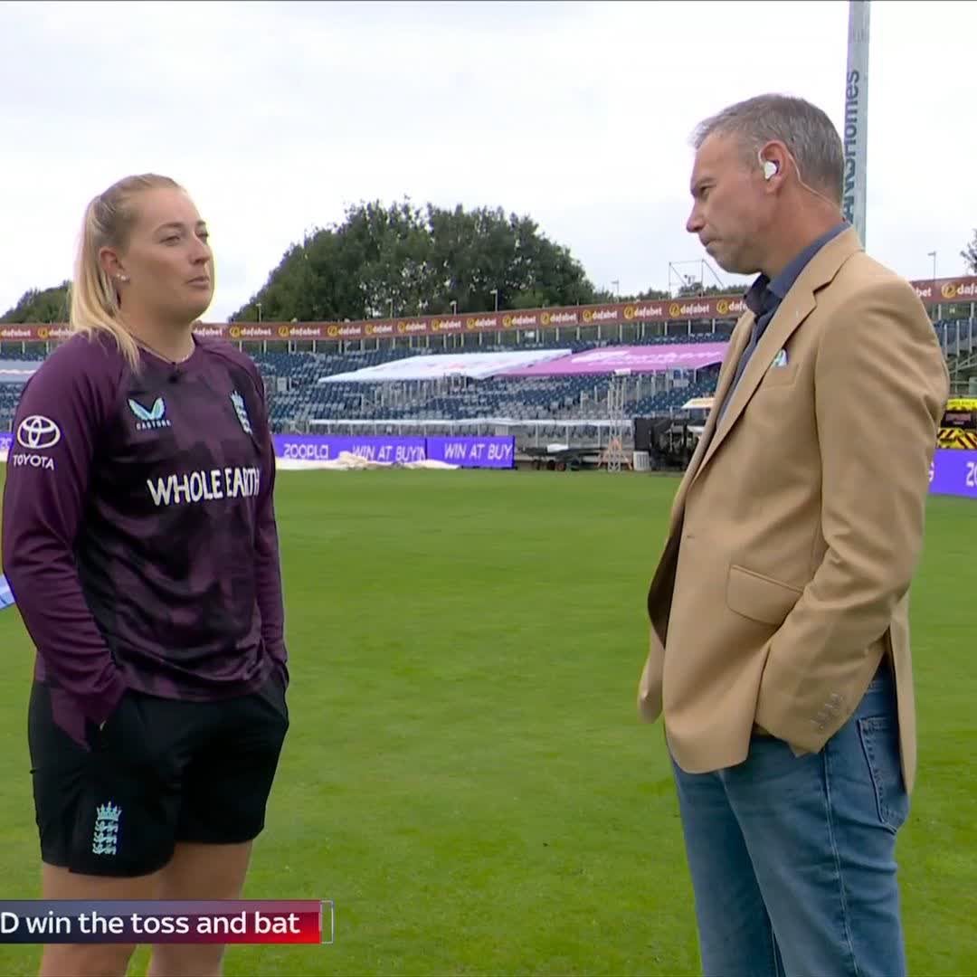 Sophie Ecclestone opens up on dealing with social media criticism after last year's Ashes defeat 🗣️