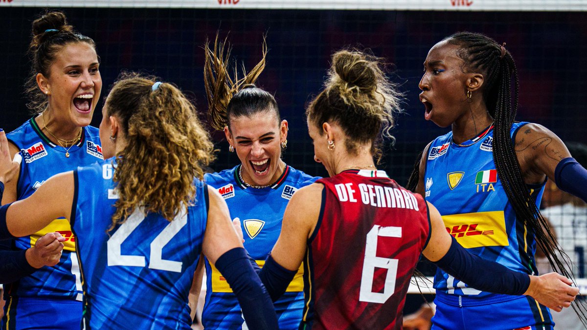 🇮🇹 Italy are the first SEMIFINALIST of #VNL2025! 🔥 A 3-0 win over the USA 🇺🇸 sends the reigning champs through — but don’t be fooled by the scoreline. The Americans fought hard, especially in a thrilling 3rd set that Italy edged 28-26. #VNLFinals #Volleyball #BePartOfTheGame