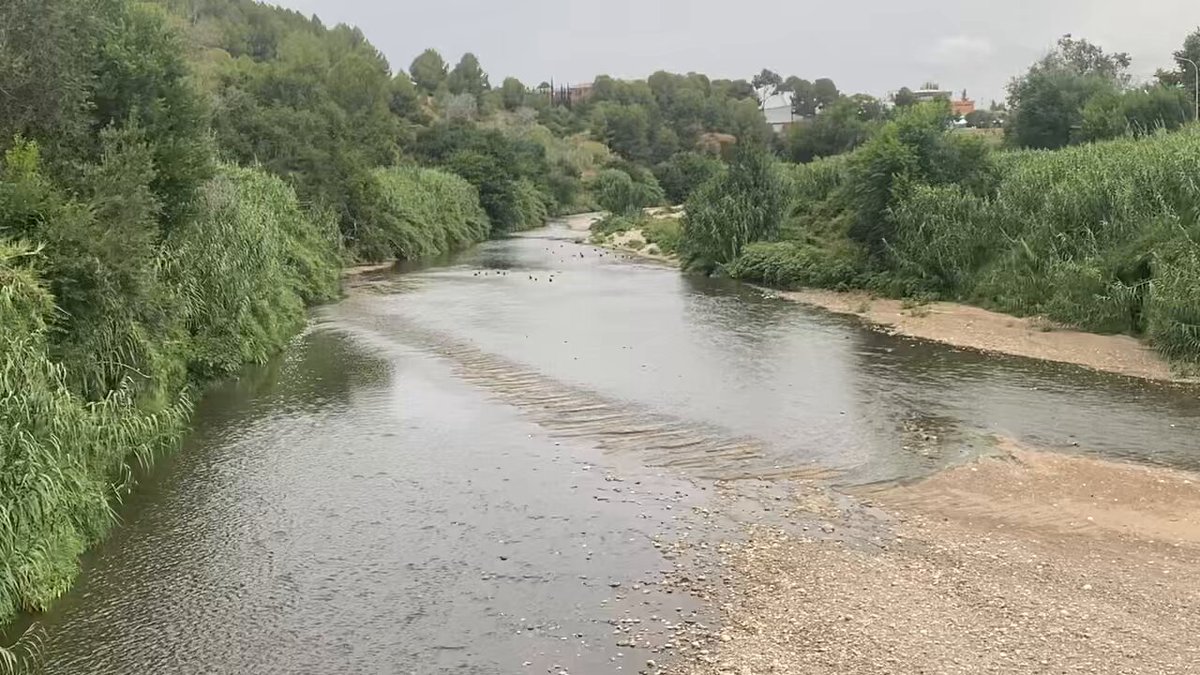 Riera de Rubí a Castellbisbal instants abans de que arribi la llengua d’aigua