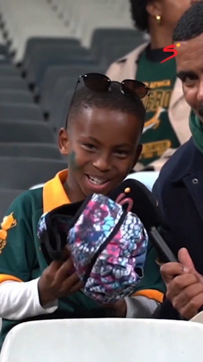 A future Springbok and Power Ranger 🦸♂️ A few weeks ago, Zedan stole the show at Craven Week with his incredible footwork on the sidelines 👏 We found him in Mbombela and he told us that Faf de Klerk and Cheslin Kolbe are his favourite players 🥺🇿🇦 #SSRugby