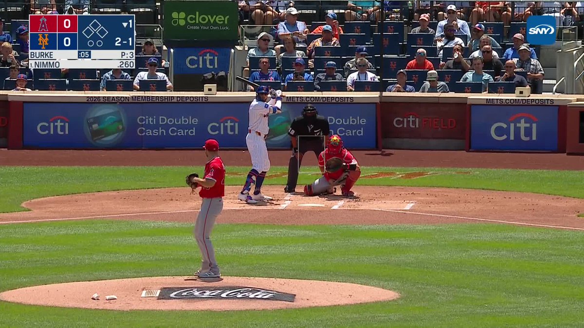 Brandon Nimmo launches a leadoff shot!