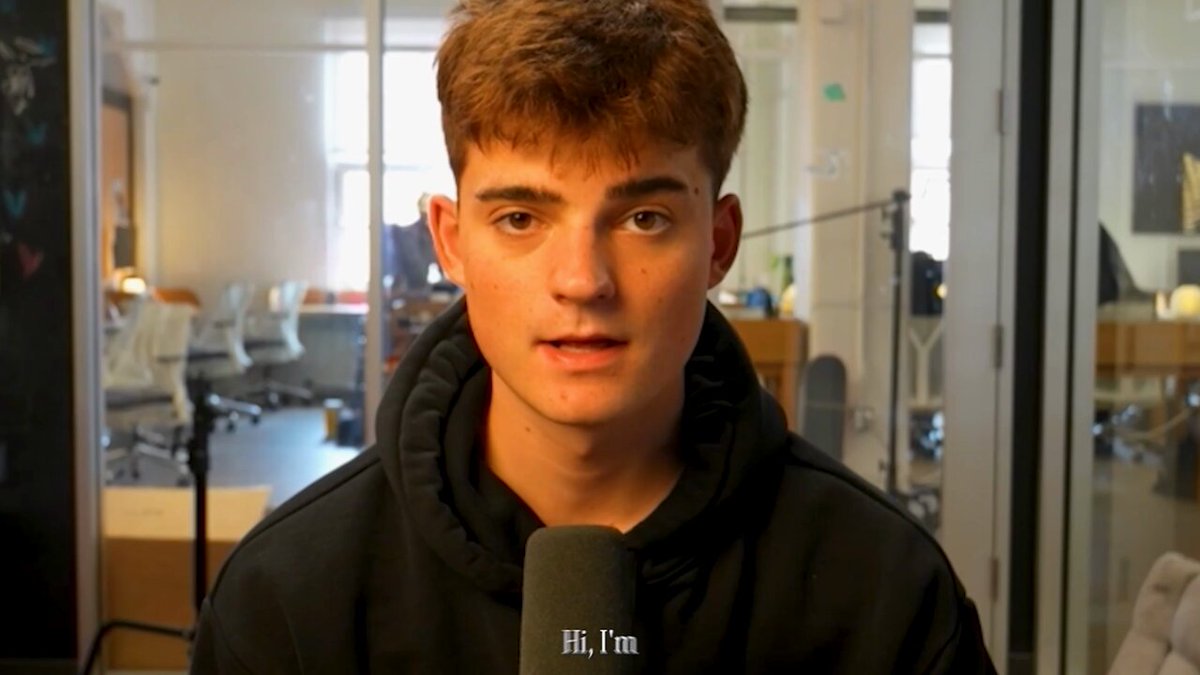 you can now copy viral TikTok videos in one click introducing Blueprint's research tool: - auto searches tiktok for videos - one click analyzes them to find outliers - creates a template you can use to make videos reply "tiktok" and I'll dm you the link