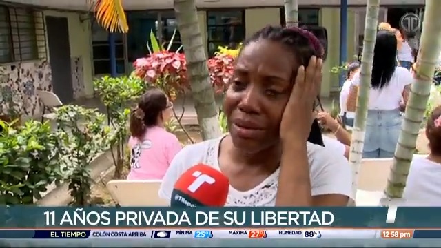 “No tengo para donde ir, no tengo casa, no tengo trabajo, siento que me tiraron como a un gato a ver cómo caigo, si caigo parada o acostada”, expresa entre lágrimas, Cecilia Pinder, una reclusa del Centro Femenino de Rehabilitación que recibió este miércoles su carta de libertad.