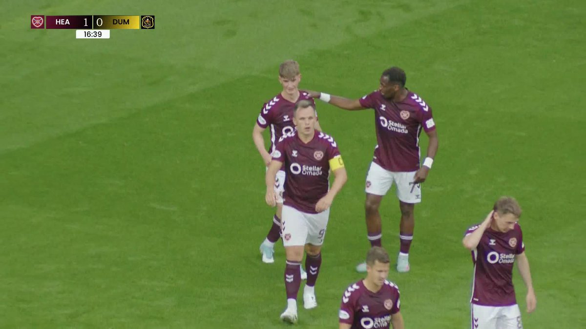 Lawrence Shankland's header nestles right in the bottom corner 👏 Heart of Midlothian FC are in front 💜 #PremierSportsCup | SPFL