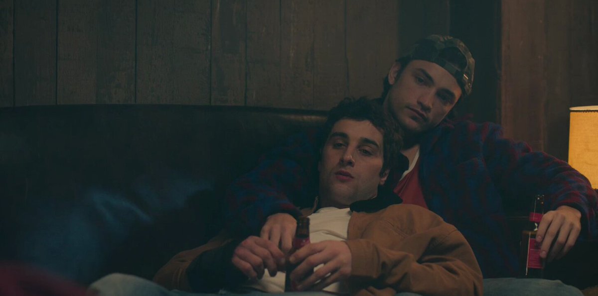 one thing that's truly heartwarming about this scene is how comfortable Sebas feels.. casually talking to a friend while being openly affectionate with his boy. Even if Zoe knows, the growth it shows! The first taste of a freedrom Sebas thought would never be his 🥹 #olympo