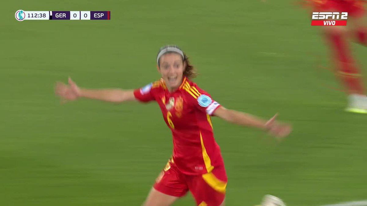 "Aitana Bonmatí" Porque definió con la concha para la victoria de España por 1-0 ante Alemania por las semifinales de la Eurocopa femenina. No le ganaban hace un montón pero apareció Aitana y ganaron, qué pedazo de gol que hizo la hija de re mil puta.