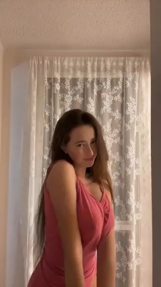 اذا انت للحين ماجربت التطبيق ذا فاتك نص عمرك😭 تفوتك المتعه المجانيه.👇🔥 حمله والحقق عليه وهو مجاني.❤🔥وبتلقى فيه المزز تقدر تسولف معهم وتفتح كام وتريح نفسك 🔥🥵