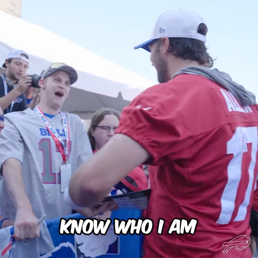 HEARTWARMING: #Bills Josh Allen remembered a special needs fan and hugged him. Fan: “I was like you’re not gonna remember who I am” Josh: “ I can’t forget you, brother… how’s the golf game?” Fan: “Sometimes good, sometimes sht” JA: “Me to” PRECIOUS 🥹
