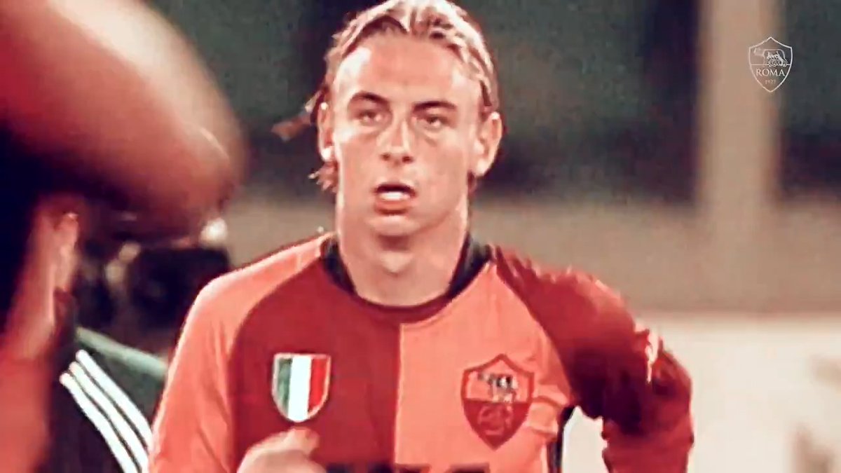 Happy birthday, Daniele De Rossi! 💛❤️ Roma through and through, they don't make players like him anymore. 🐺
