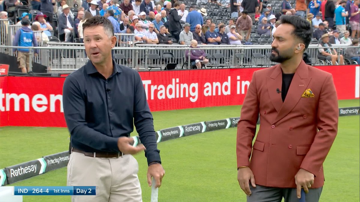 DK and Ricky Ponting break down playing shots on the front and back foot 🏏