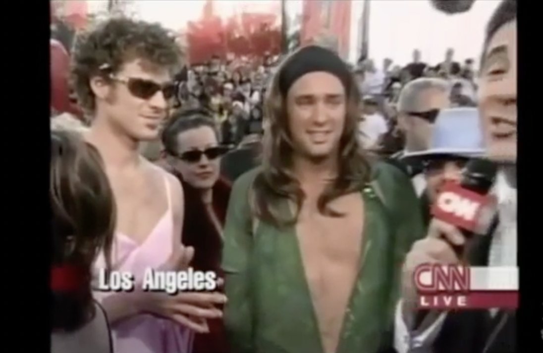 While South Park is blowing up right now for roasting Trump….also seems like a good time to repost Trey Parker and Matt Stone telling the story about them going to the 2000 Oscars high on acid 🤣