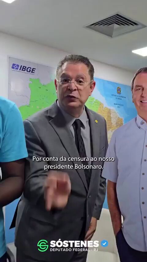 como bolsonaro não pode aparecer nas redes sociais, a extrema direita criou um bolsonaro de papelação. minha nossa senhora, sabe.