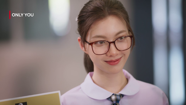 Beuh! Langsung ditandain dan mau dibimbing senior nggak tuh 👀 Tonton serial drama Thailand, Only You udah tayang di Netflix!